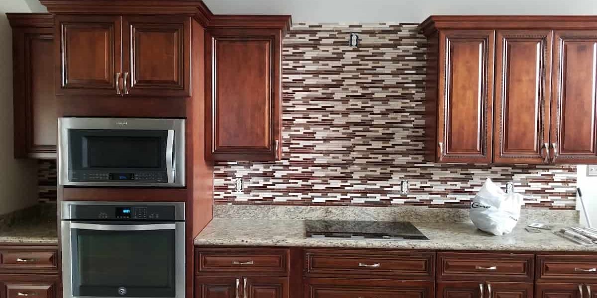 kitchen-backsplash-installation-brown-white